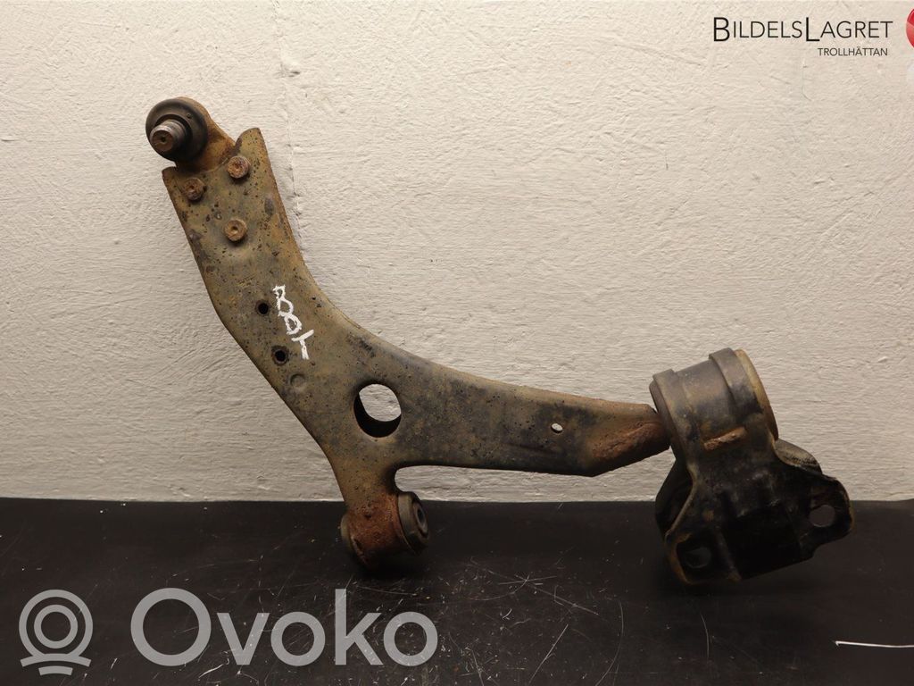 Ford Focus Front lower control arm/wishbone 