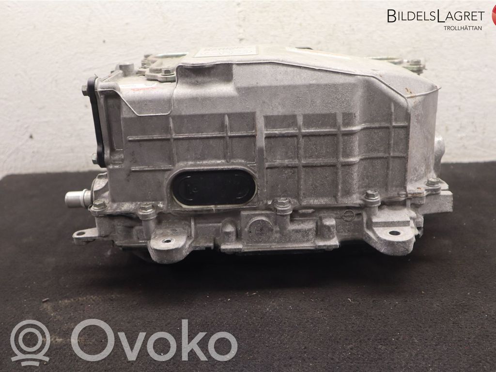 Toyota Yaris Falownik / Przetwornica napięcia 