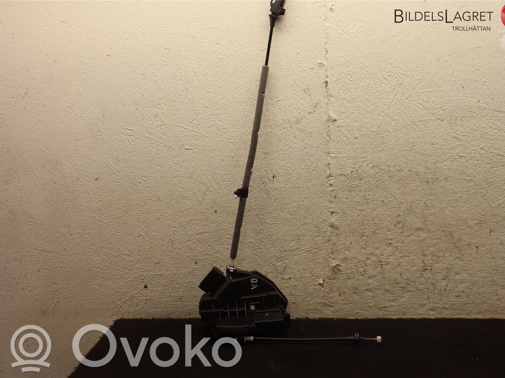 Ford Focus Takaoven lukko 