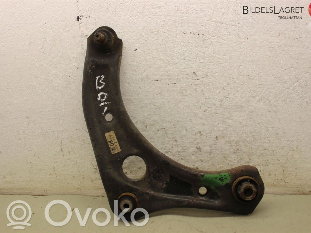 Nissan Note (E12) Querlenker Achsschenkel vorne 