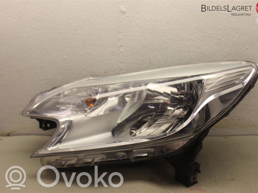 Nissan Note (E12) Headlight/headlamp 