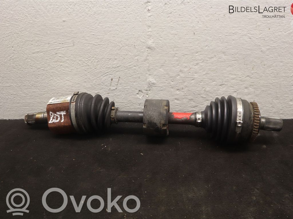 Volvo V70 Priekinis pusašis 