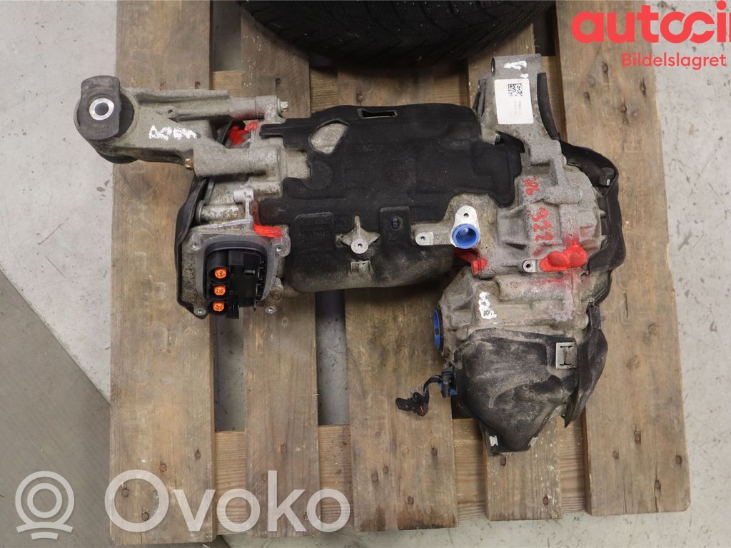 BMW X1 F48 F49 Galinis reduktorius 