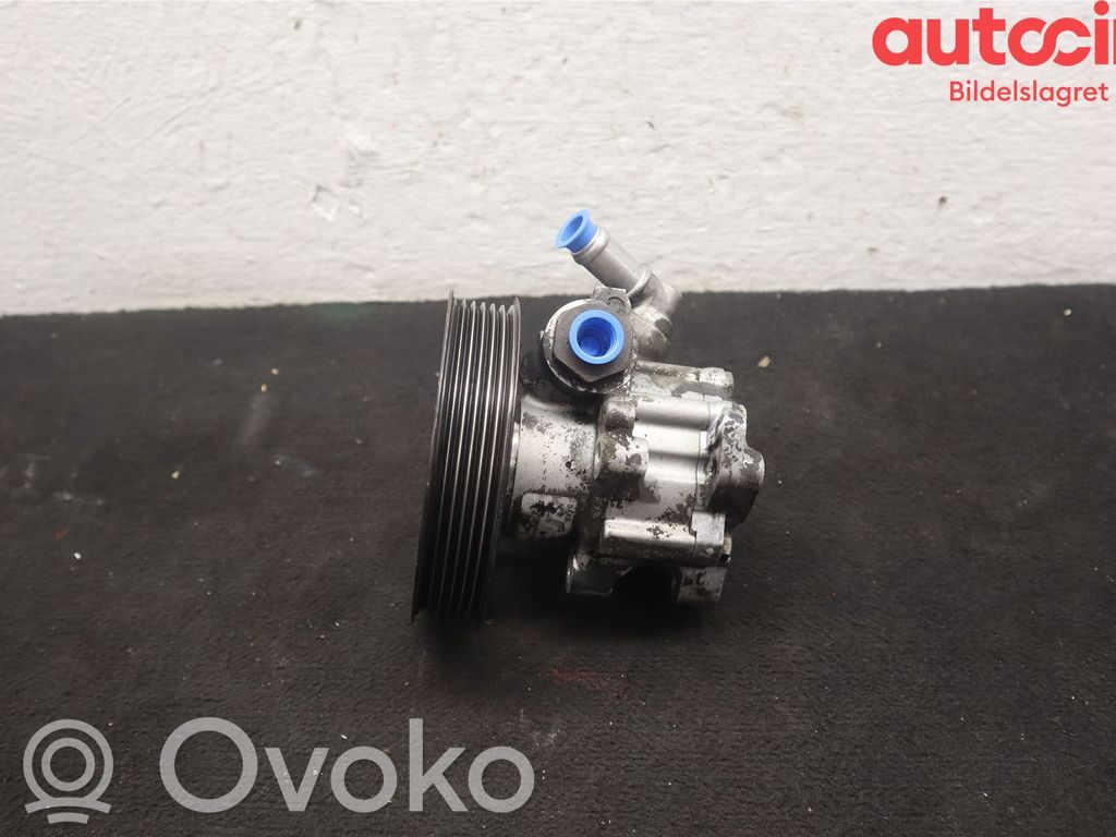 Ohjaustehostimen pumppu   5230750