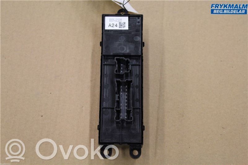 Subaru Legacy Electric window control switch 
