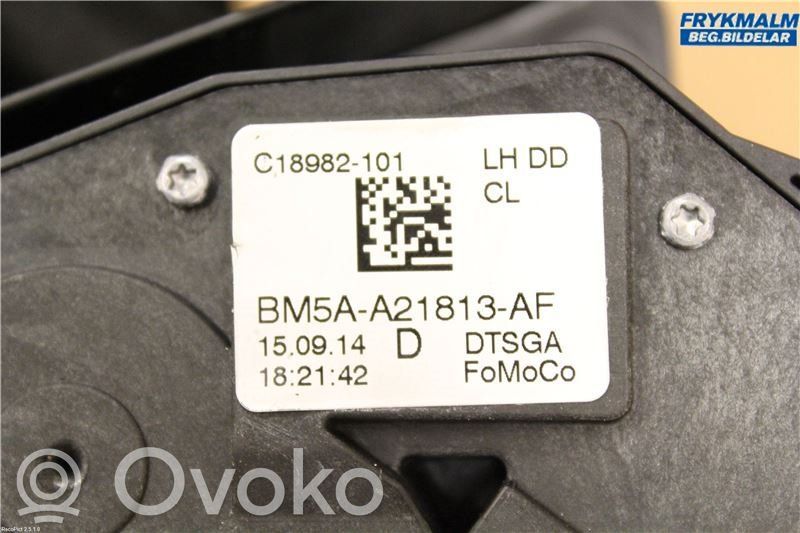 Ford Mondeo MK V Priekšpusē slēdzene 