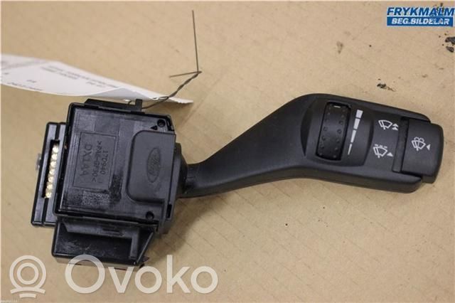 Pyyhkijän vipu   1350067,4M5T17A553BD,4M5T17A553BD