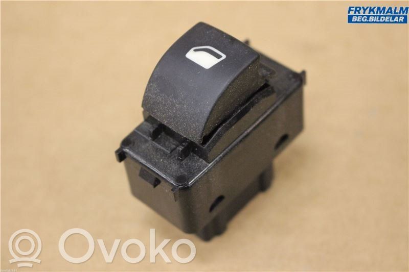 Peugeot 207 Electric window control switch 