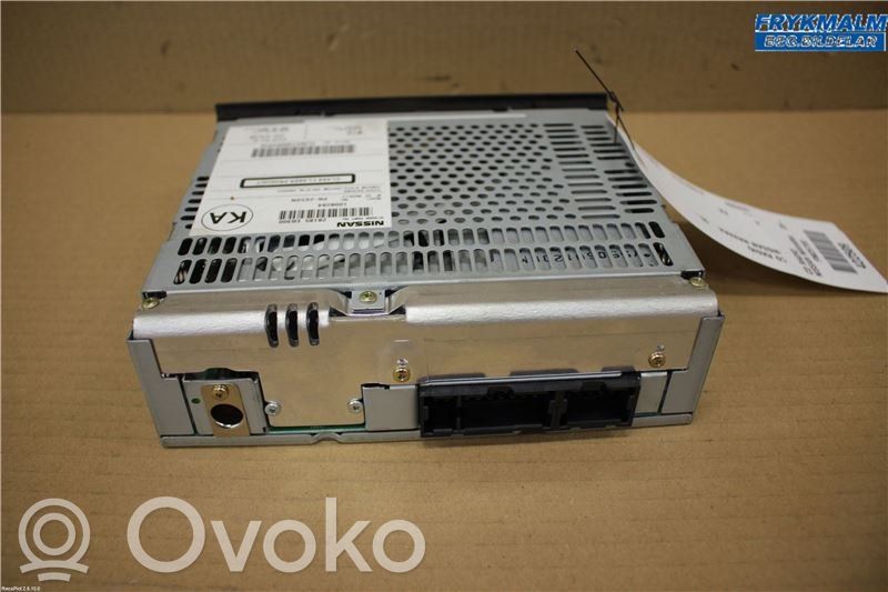 Nissan Navara D40 Panel / Radioodtwarzacz CD/DVD/GPS 