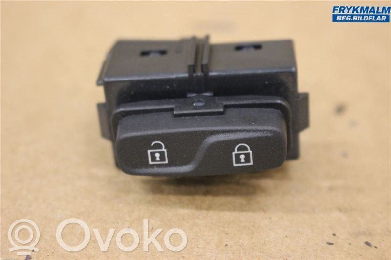 Volvo V70 Interruttore a pulsante della chiusura centralizzata 
