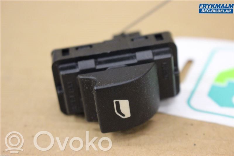 Peugeot 308 Electric window control switch 