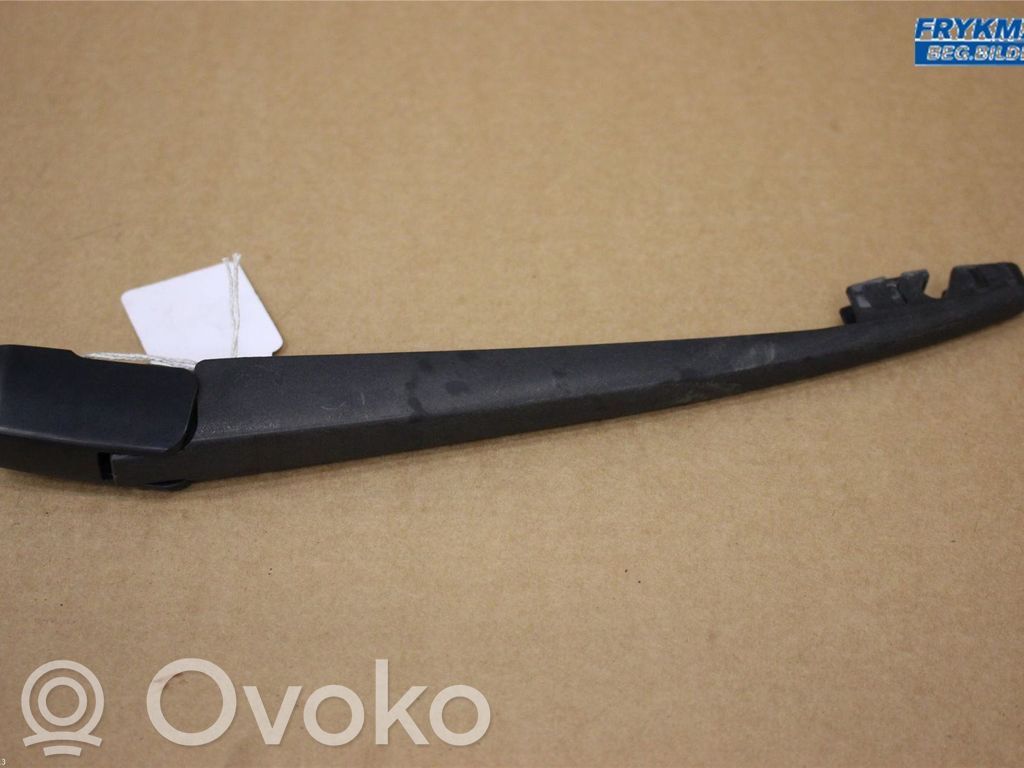 Subaru Outback Brazo del limpiaparabrisas trasero 