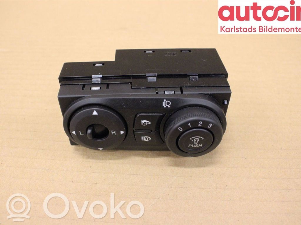 Chevrolet Captiva Wing mirror switch 