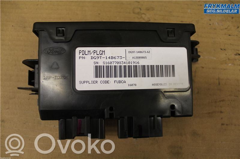 Ford S-MAX Door central lock control unit/module 