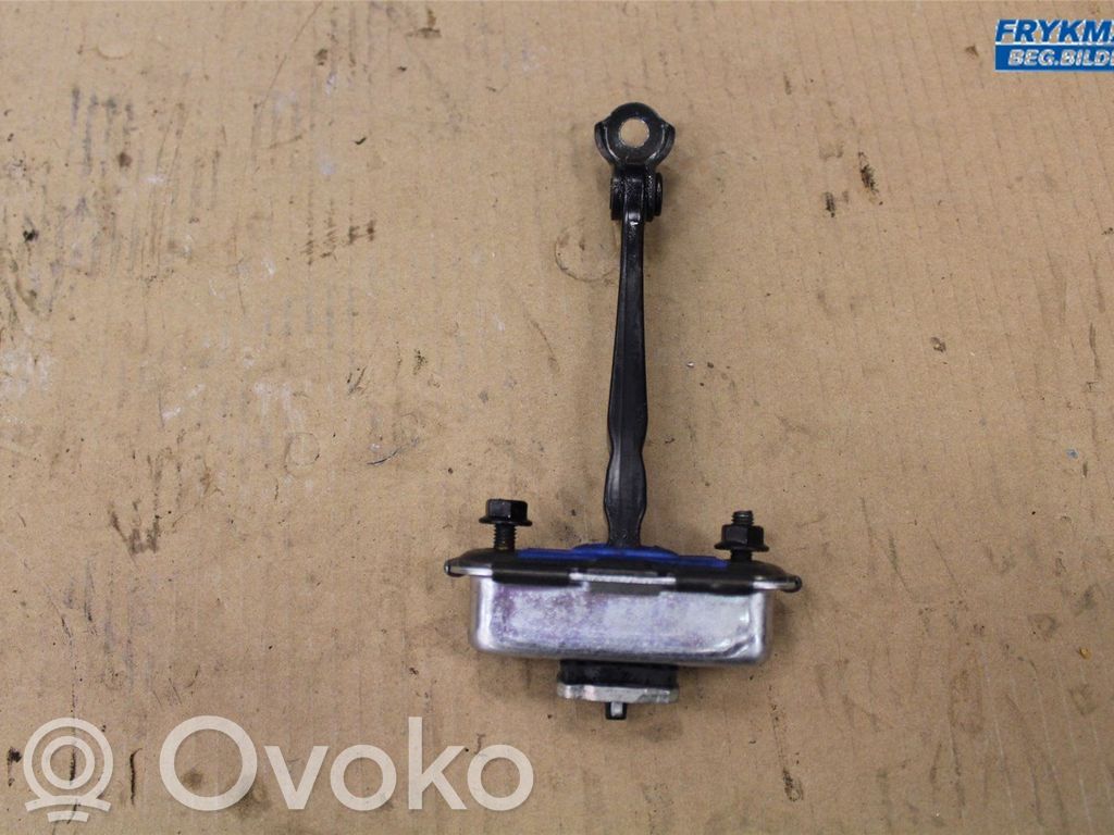 KIA Optima Takaoven pidätin 