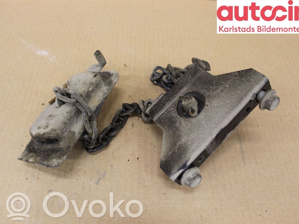 Spare wheel mounting bracket