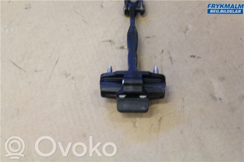 Ford Focus Etuoven pidätin 