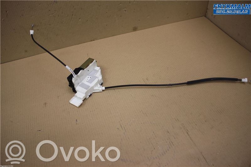 Peugeot 407 Takaoven lukko 