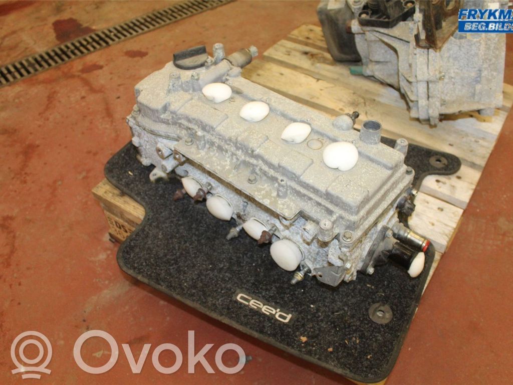 Nissan Micra Engine head 