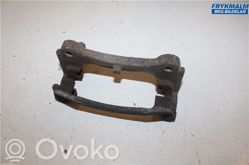 Ford Transit Jarrusatulan tyynyn pidike takana 