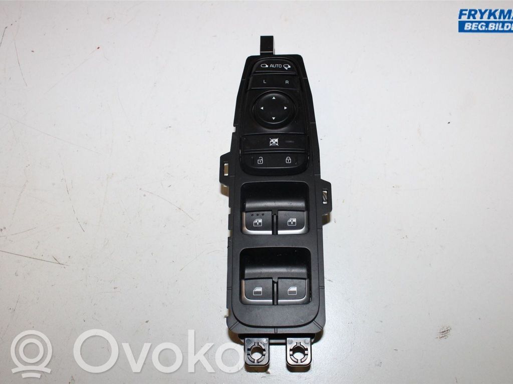 KIA Stinger Electric window control switch 