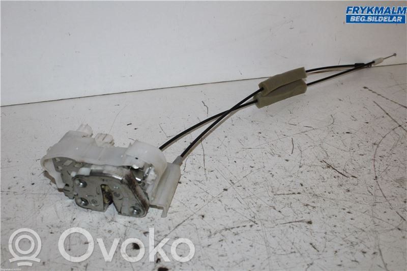 Subaru Outback Priekšpusē slēdzene 
