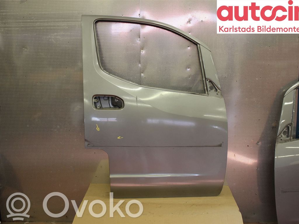 Nissan NV200 Puerta delantera 