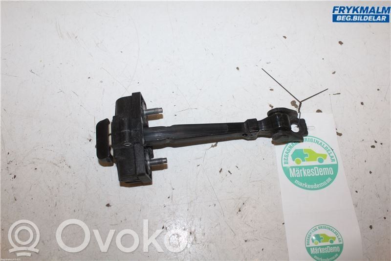 Renault Clio IV Etuoven pidätin 