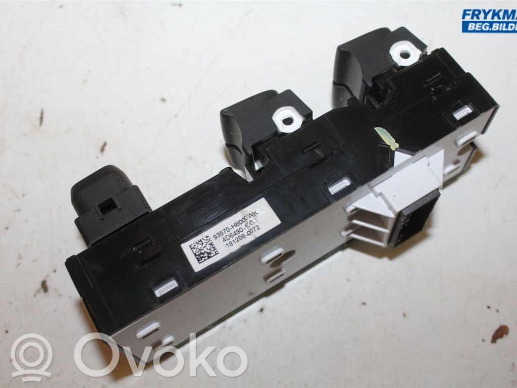KIA Stonic Electric window control switch 
