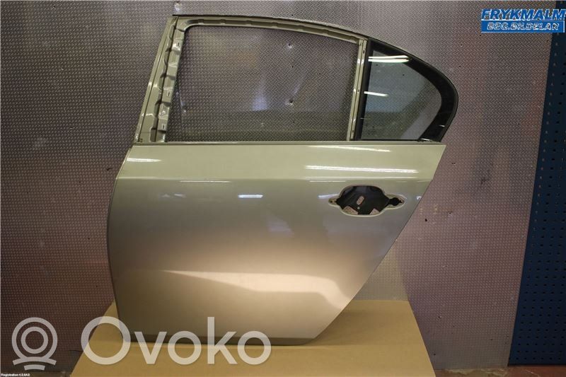 Rear door   41009631831
