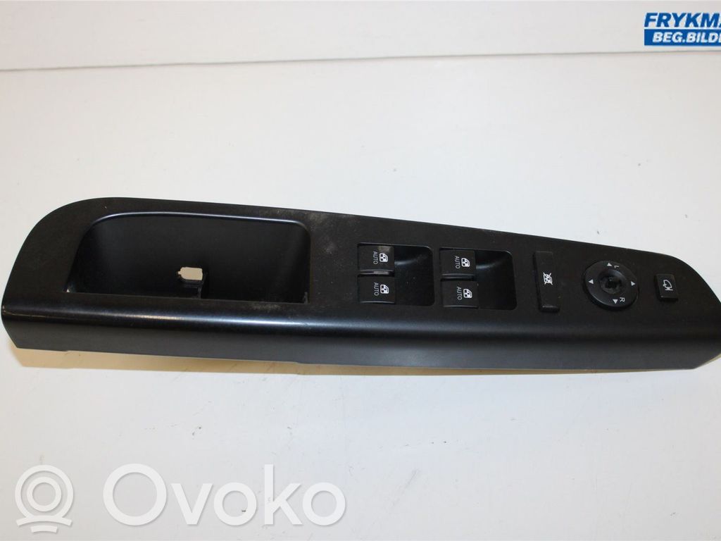 Electric window control switch   935701H120EQ