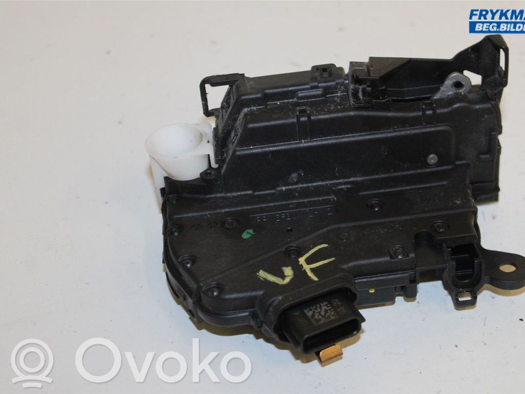 Renault Clio IV Front door lock 