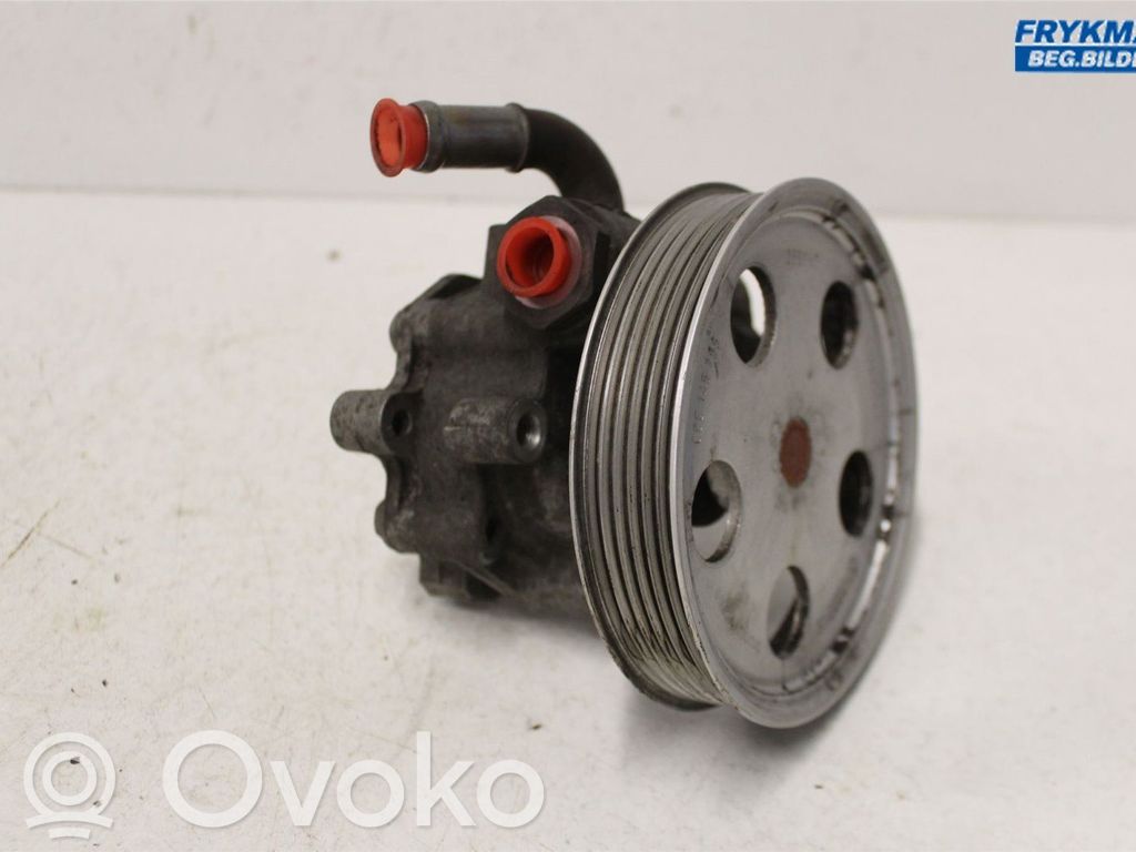 Audi A4 S4 B7 8E 8H Ohjaustehostimen pumppu 