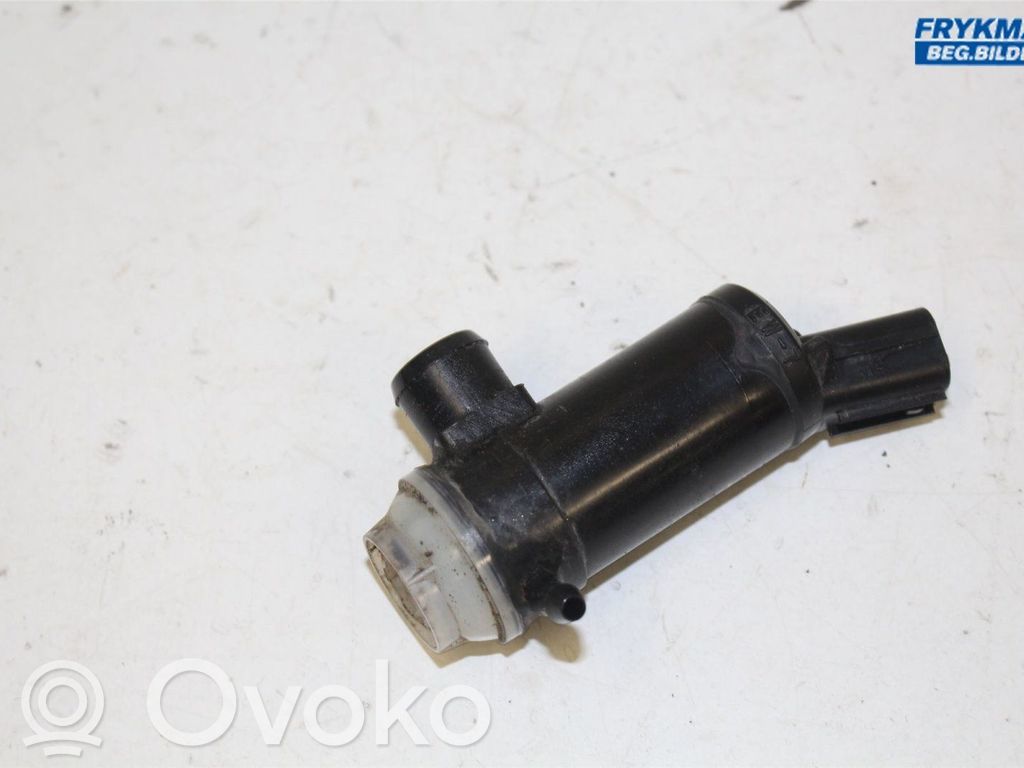 Subaru Legacy Windscreen/windshield washer pump 