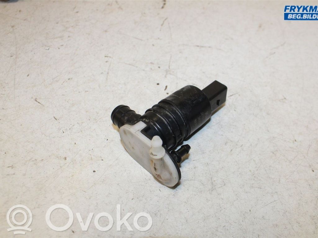 Ford Focus Windscreen/windshield washer pump 
