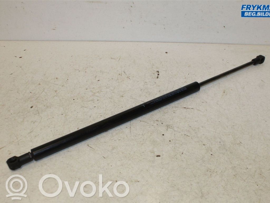 Mazda CX-3 Tailgate strut 