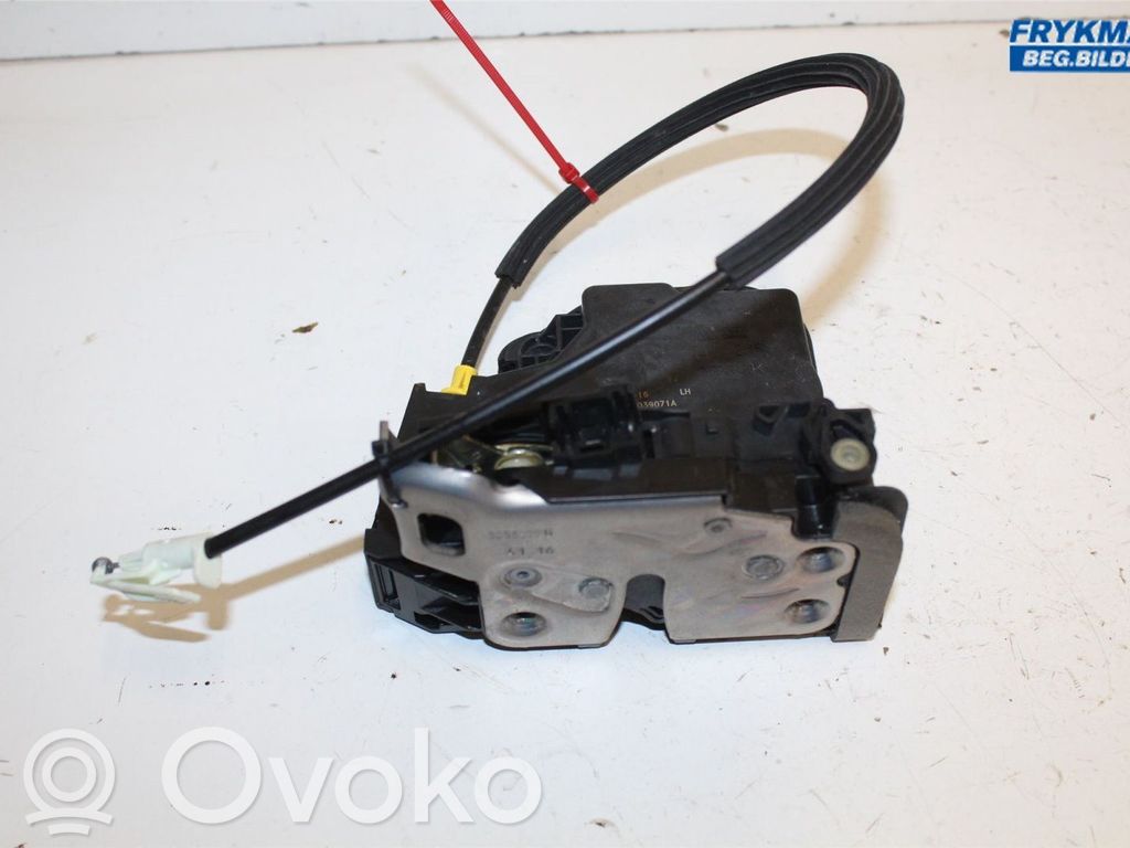 Opel Astra K Front door lock 