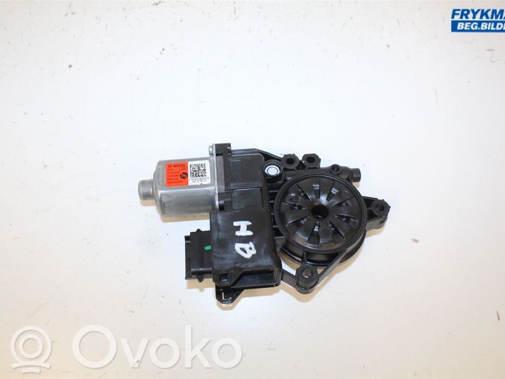KIA Ceed Takaoven ikkunan nostomoottori 