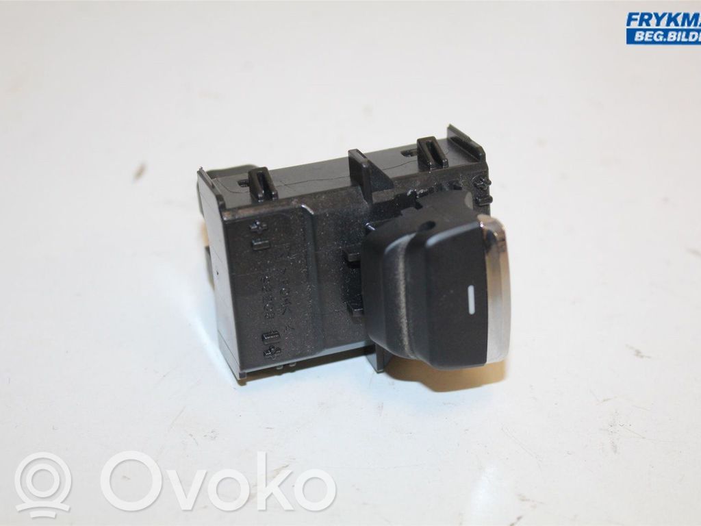 Subaru XV II Electric window control switch 
