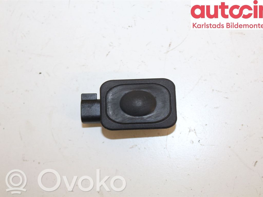 Tailgate/boot open switch button   GB5T14K147CA,GB5T14K147CA
