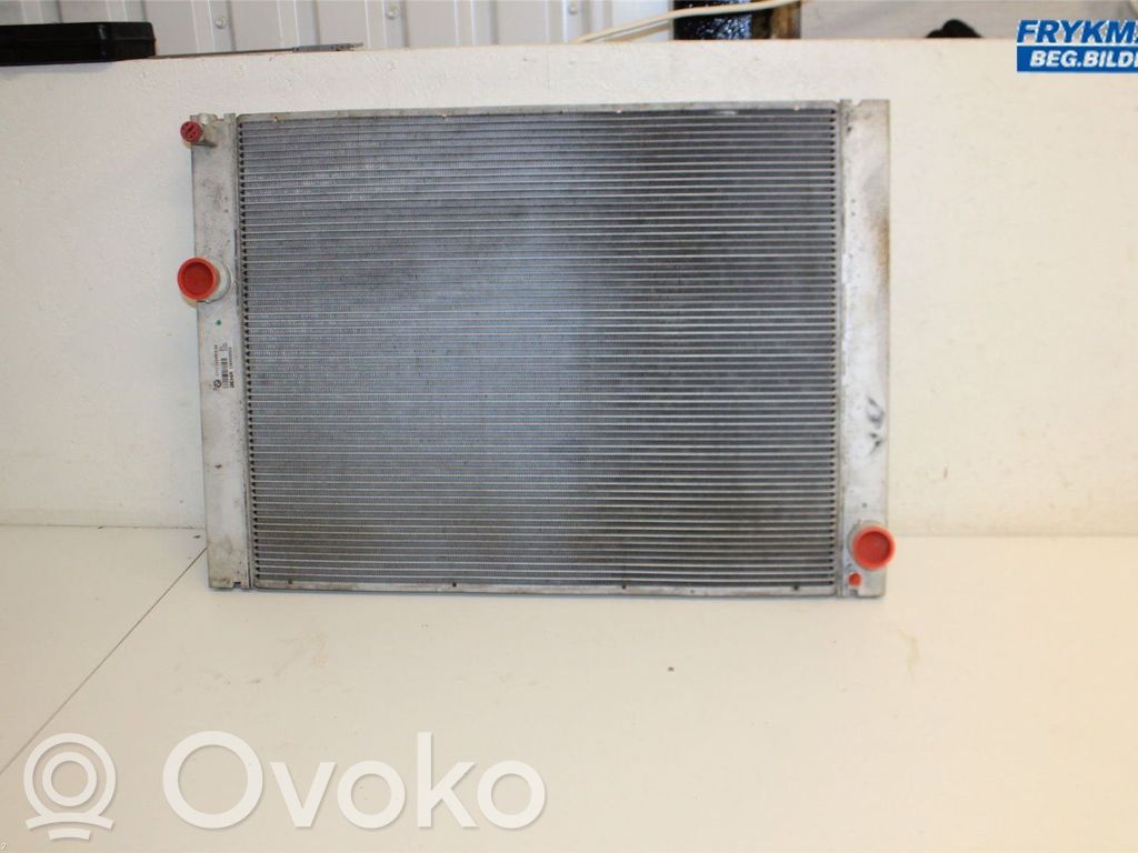 BMW 5 E60 E61 Coolant radiator 