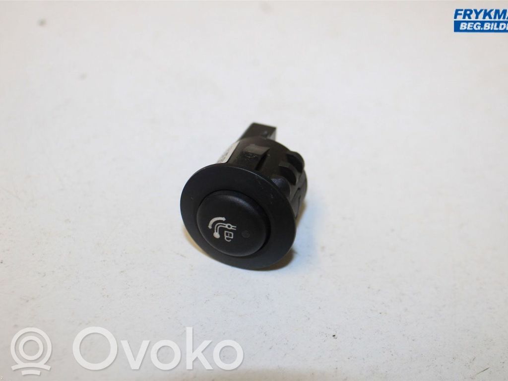 BMW 5 F10 F11 Przycisk chowanego haka holowniczego 