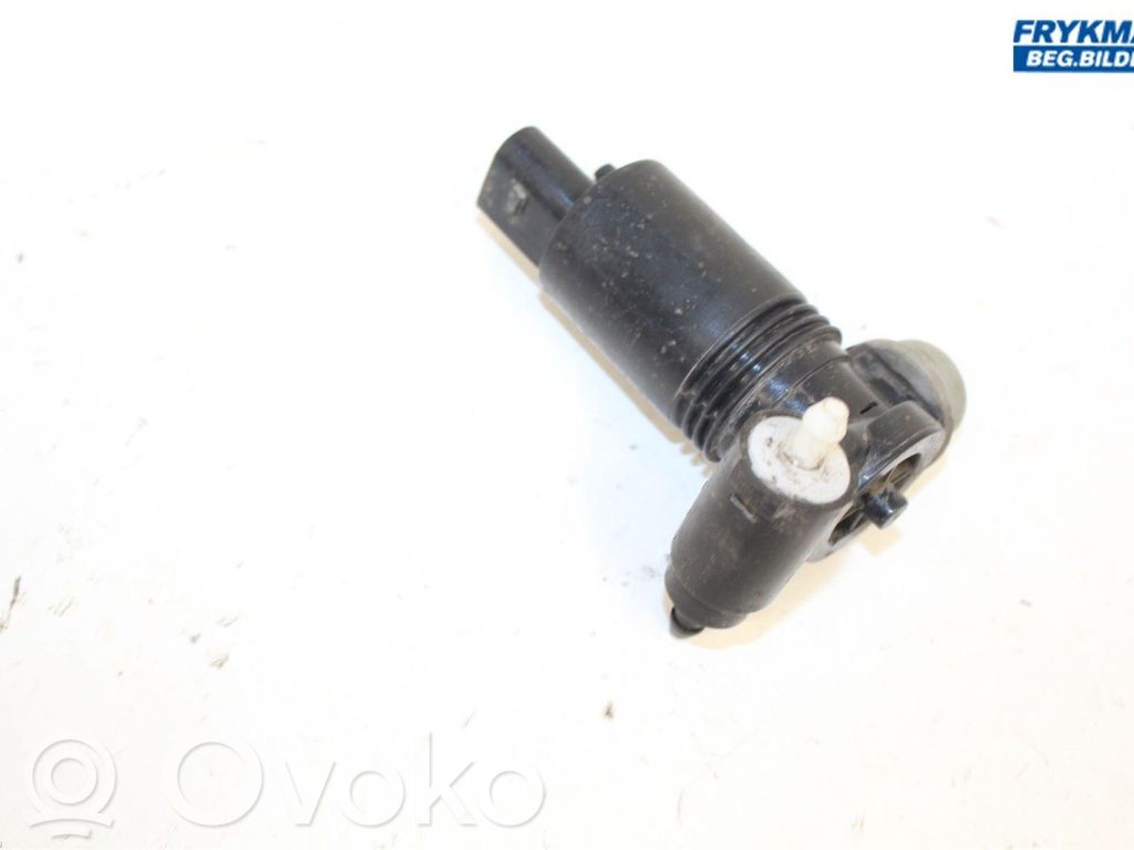 Volvo XC60 Windscreen/windshield washer pump 