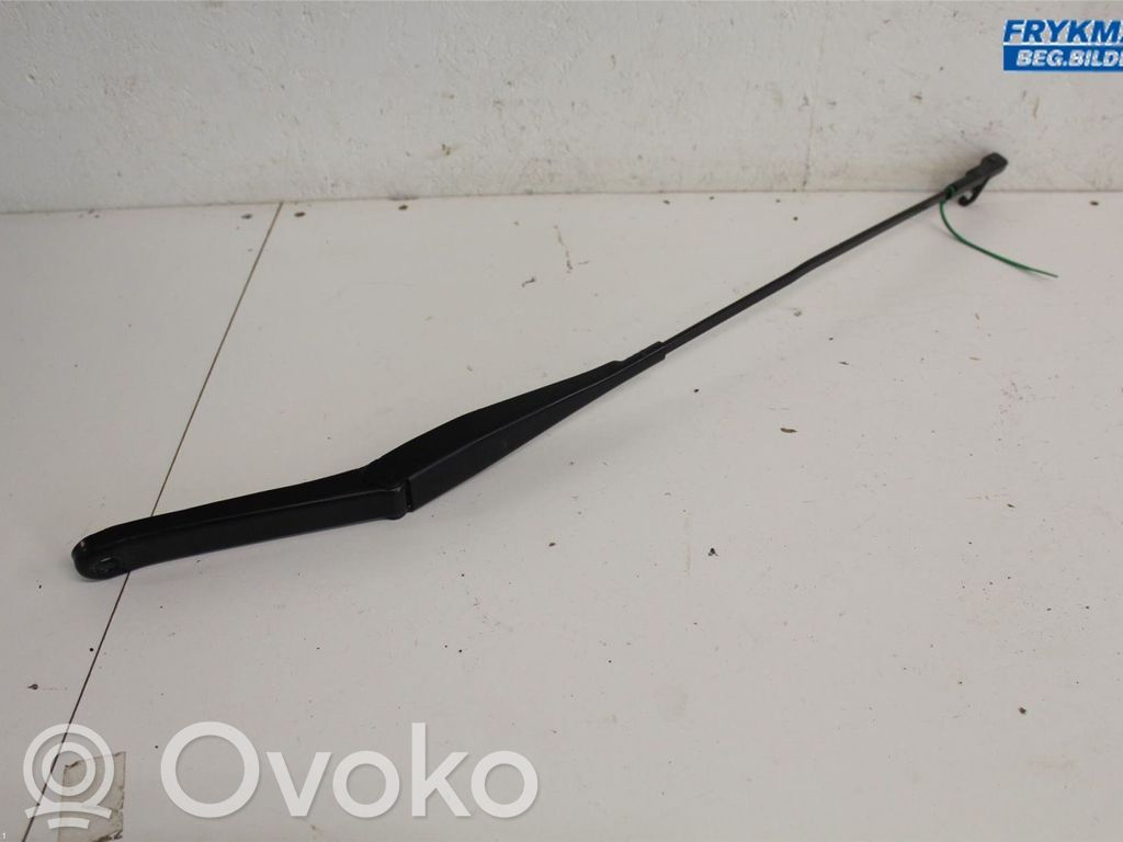 Ford Focus Front wiper blade arm 