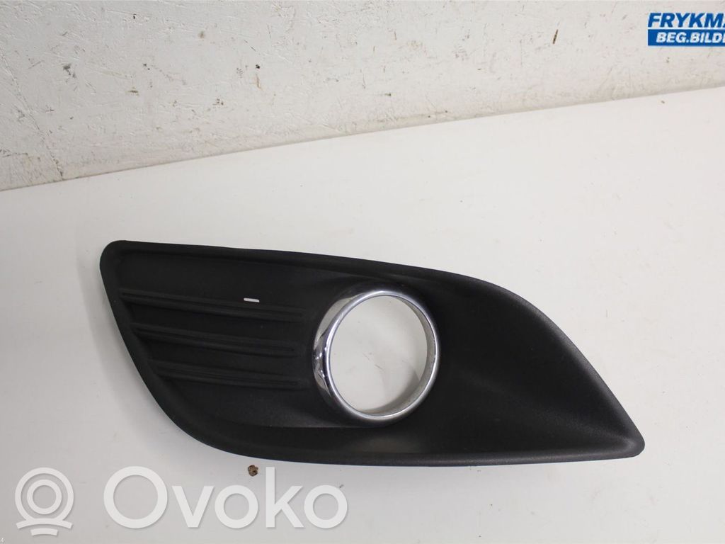 Ford Focus Etusumuvalon ritilä 