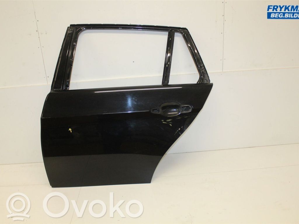Rear door   41009628751