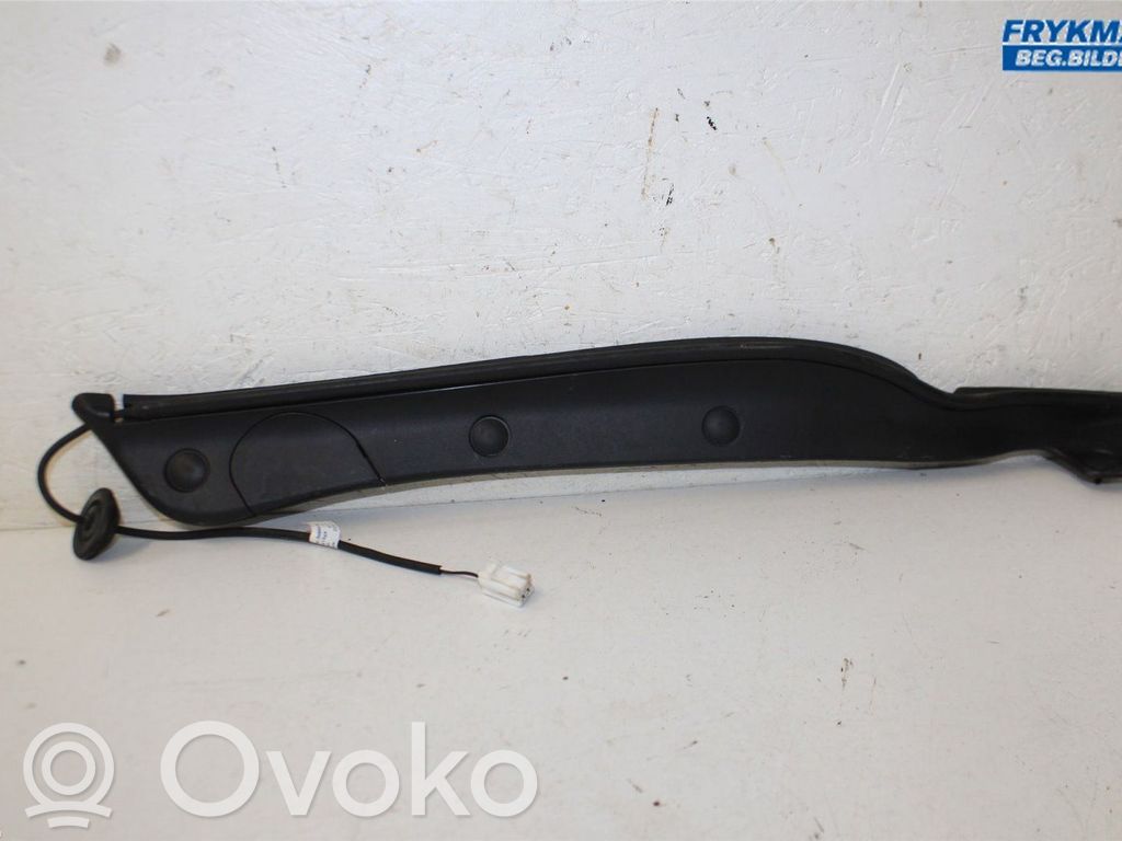 KIA Optima Tailgate trim 