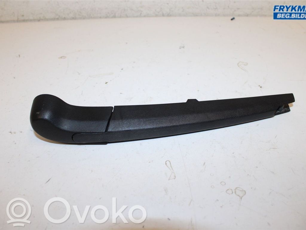 KIA Ceed Brazo del limpiaparabrisas trasero 