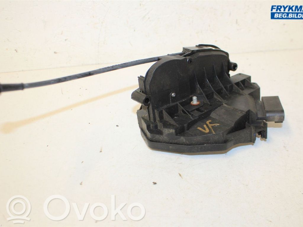 Front door lock   2113092