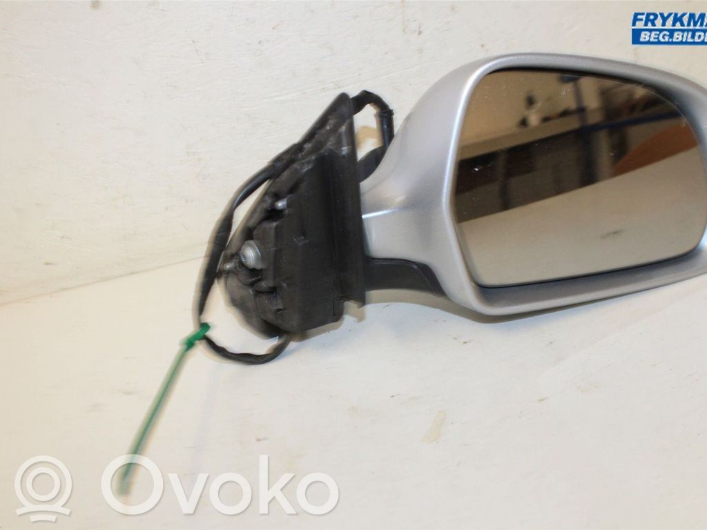 Audi A3 S3 8P Elektryczne lusterko boczne drzwi przednich 